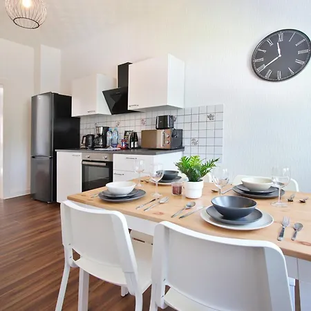 Feel Good And Rest Well - For Workers And Tourists 1-4 Person - Wifi - Smart Tv - Garden