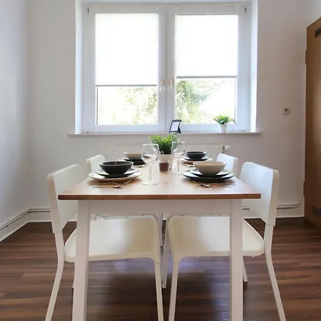 Feel Good And Rest Well - For Workers And Tourists 1-4 Person - Wifi - Smart Tv - Garden *