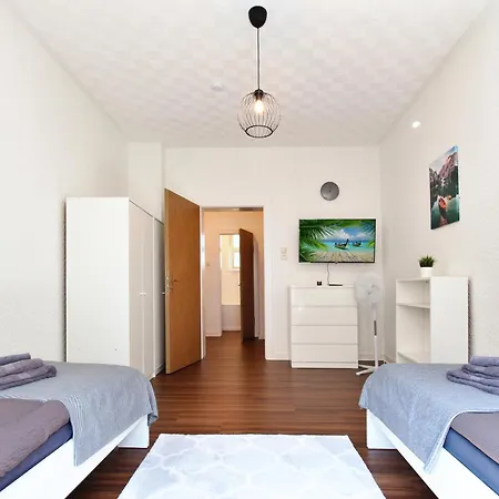 Feel Good And Rest Well - For Workers And Tourists 1-4 Person - Wifi - Smart Tv - Garden Apartman